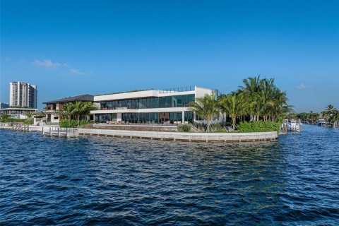 Villa ou maison à vendre à North Miami, Floride: 7 chambres, 803.79 m2 № 1964559 - photo 28