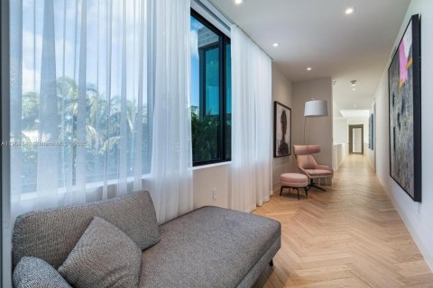 Villa ou maison à vendre à North Miami, Floride: 7 chambres, 803.79 m2 № 1964559 - photo 9