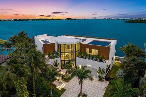 Villa ou maison à vendre à North Miami, Floride: 7 chambres, 803.79 m2 № 1964559 - photo 14