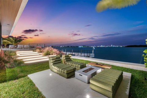 Villa ou maison à vendre à North Miami, Floride: 7 chambres, 803.79 m2 № 1964559 - photo 25