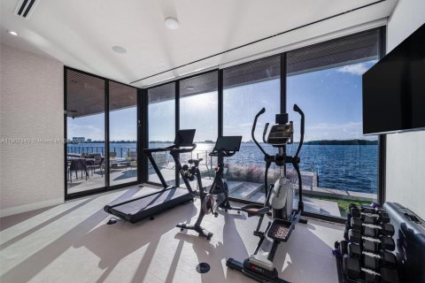 Villa ou maison à vendre à North Miami, Floride: 7 chambres, 803.79 m2 № 1964559 - photo 13