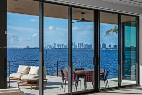 Villa ou maison à vendre à North Miami, Floride: 7 chambres, 803.79 m2 № 1964559 - photo 8