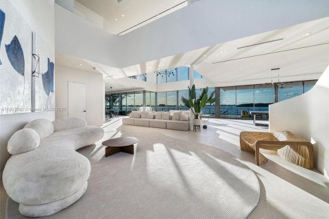 Villa ou maison à vendre à North Miami, Floride: 7 chambres, 803.79 m2 № 1964559 - photo 6