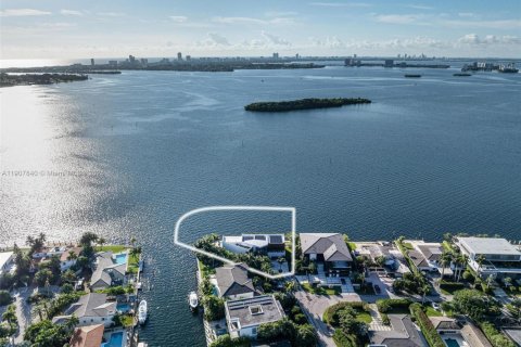 Villa ou maison à vendre à North Miami, Floride: 7 chambres, 803.79 m2 № 1964559 - photo 17