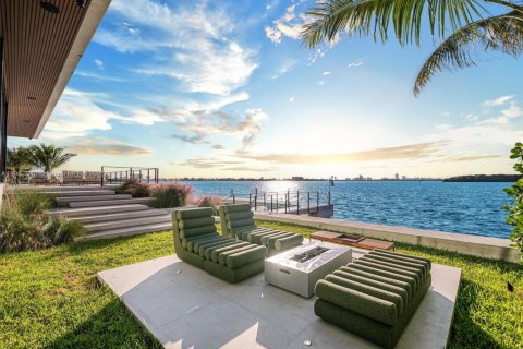 Villa ou maison à vendre à North Miami, Floride: 7 chambres, 803.79 m2 № 1964559 - photo 10