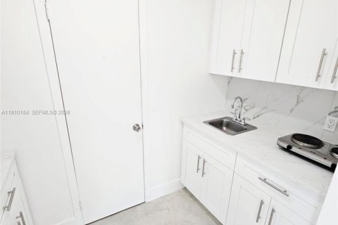 Casa en alquiler en Miami, Florida, 1 dormitorio, 55.74 m2 № 2039784 - foto 8
