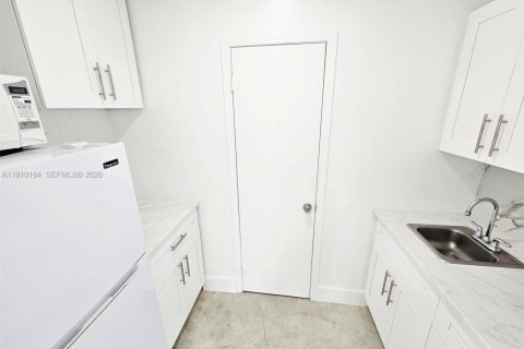 Casa en alquiler en Miami, Florida, 1 dormitorio, 55.74 m2 № 2039784 - foto 6