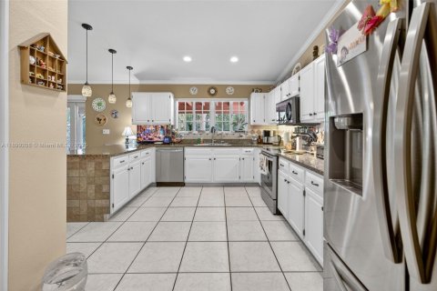 Casa en venta en Homestead, Florida, 4 dormitorios, 228.73 m2 № 1951437 - foto 10