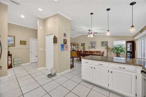 Casa en venta en Homestead, Florida, 4 dormitorios, 228.73 m2 № 1951437 - foto 12