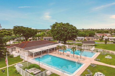 House in Tamarac, Florida 2 bedrooms, 74.88 sq.m. № 2055796 - photo 13