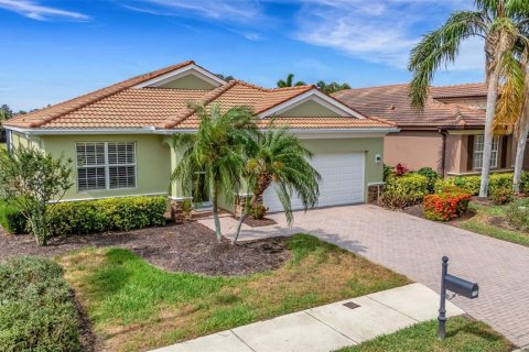 House in Bradenton, Florida 3 bedrooms, 189.15 sq.m. № 1679853 - photo 2