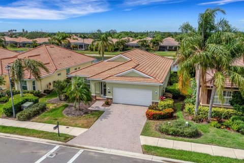 House in Bradenton, Florida 3 bedrooms, 189.15 sq.m. № 1679853 - photo 3