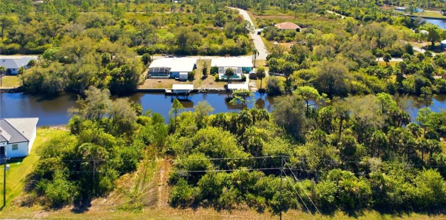 Terreno en Port Charlotte, Florida № 2145147