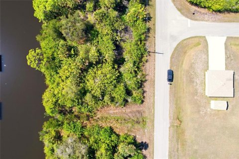 Terreno en venta en Port Charlotte, Florida № 2145147 - foto 3