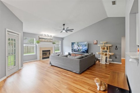 House in Gainesville, Florida 4 bedrooms, 166.3 sq.m. № 1881287 - photo 8