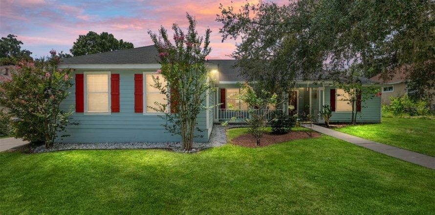 House in Gainesville, Florida 4 bedrooms, 166.3 sq.m. № 1881287