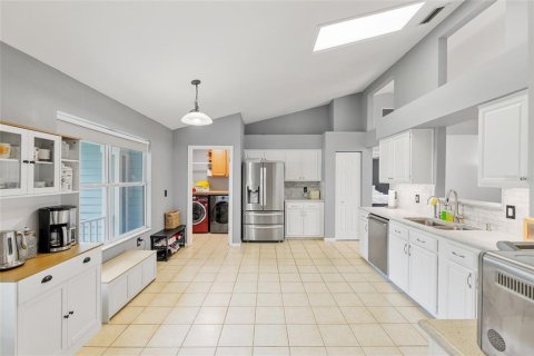 House in Gainesville, Florida 4 bedrooms, 166.3 sq.m. № 1881287 - photo 14