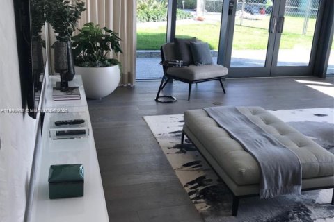 Condominio en alquiler en Miami, Florida, 1 dormitorio, 65.59 m2 № 1952101 - foto 26