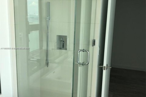Condominio en alquiler en Miami, Florida, 1 dormitorio, 65.59 m2 № 1952101 - foto 18