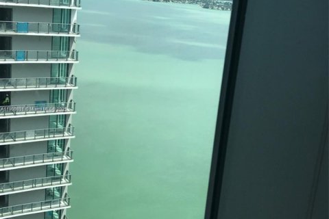 Condominio en alquiler en Miami, Florida, 1 dormitorio, 65.59 m2 № 1952101 - foto 3