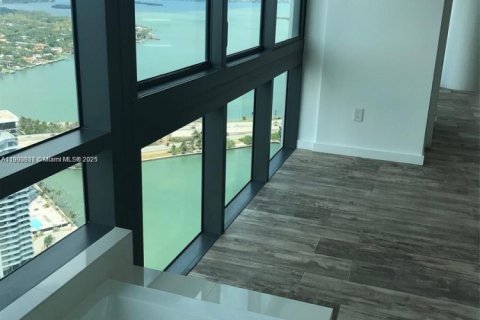 Condominio en alquiler en Miami, Florida, 1 dormitorio, 65.59 m2 № 1952101 - foto 19