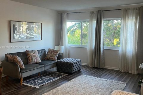 Купить кондоминиум в Бей-Харбор-Айлендс, Флорида 1 спальня, 83.89м2, № 2051764 - фото 4