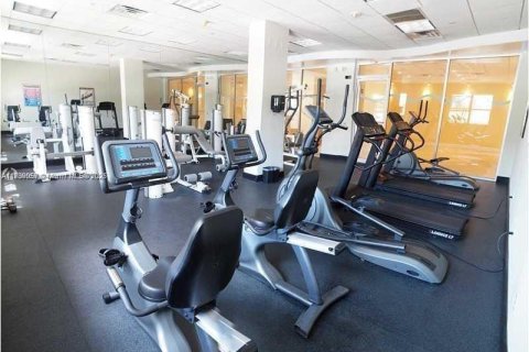 Condo in Miami Beach, Florida, 2 bedrooms  № 1867481 - photo 18