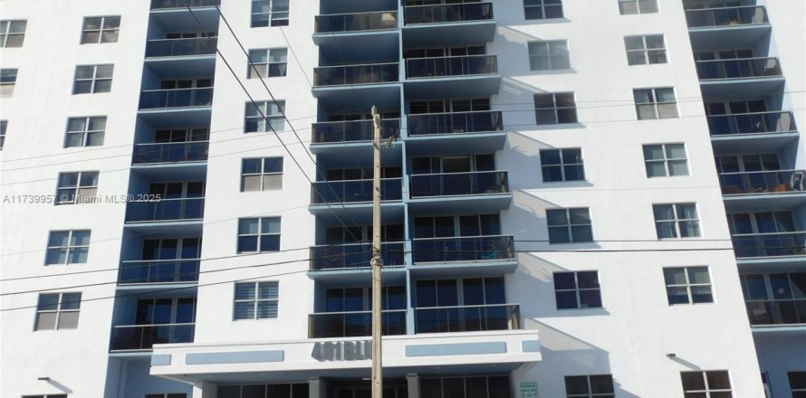 Condo in Miami Beach, Florida, 2 bedrooms  № 1867481