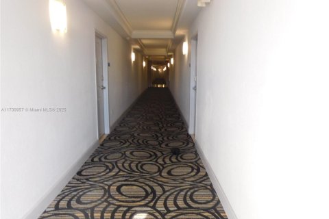 Condo in Miami Beach, Florida, 2 bedrooms  № 1867481 - photo 5