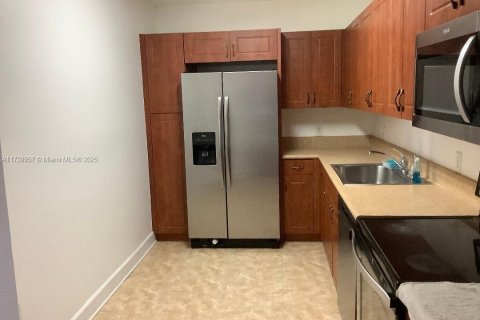 Condo in Miami Beach, Florida, 2 bedrooms  № 1867481 - photo 6