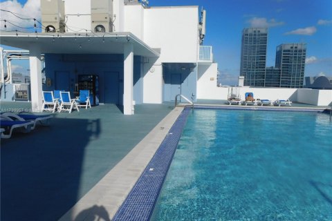 Condo in Miami Beach, Florida, 2 bedrooms  № 1867481 - photo 15