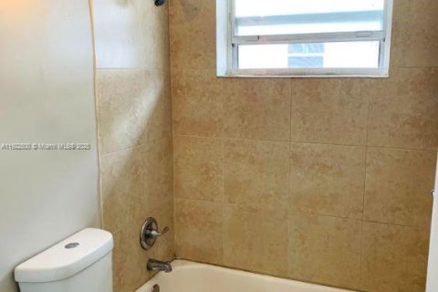 Снять в аренду квартиру в Майами, Флорида 1 спальня, 52.03м2, № 1977028 - фото 7