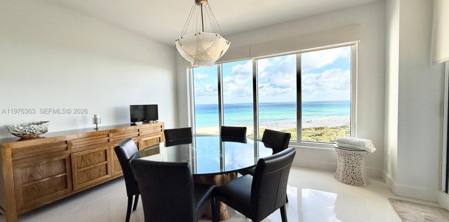 Кондоминиум с 3 спальнями в Ривьера-Бич, Флорида № 2043391