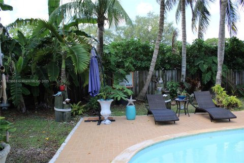 House in Palmetto Bay, Florida 3 bedrooms, 172.8 sq.m. № 1804374 - photo 13