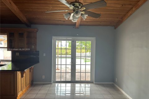 Villa ou maison à louer à North Lauderdale, Floride: 3 chambres, 181.07 m2 № 1964427 - photo 6