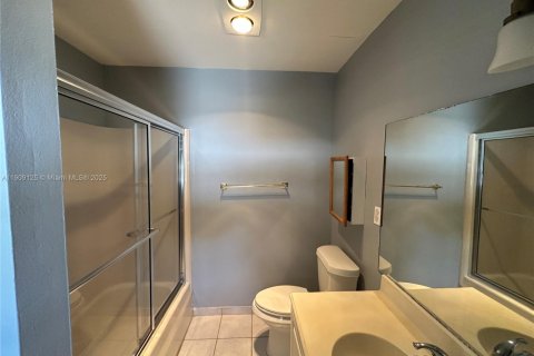 Villa ou maison à louer à North Lauderdale, Floride: 3 chambres, 181.07 m2 № 1964427 - photo 14