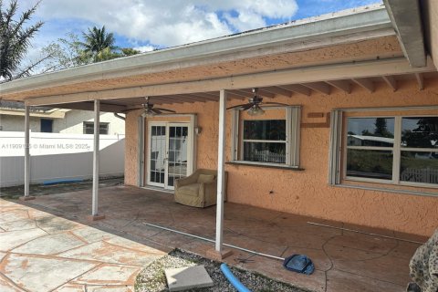 Villa ou maison à louer à North Lauderdale, Floride: 3 chambres, 181.07 m2 № 1964427 - photo 28