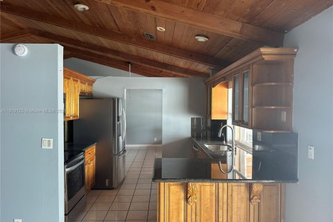 Villa ou maison à louer à North Lauderdale, Floride: 3 chambres, 181.07 m2 № 1964427 - photo 7