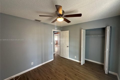 Villa ou maison à louer à North Lauderdale, Floride: 3 chambres, 181.07 m2 № 1964427 - photo 18