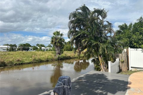 Villa ou maison à louer à North Lauderdale, Floride: 3 chambres, 181.07 m2 № 1964427 - photo 27