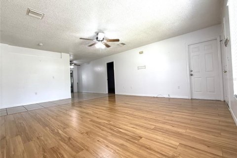 Villa ou maison à louer à Saint Petersburg, Floride: 3 chambres, 112.69 m2 № 2376741 - photo 4