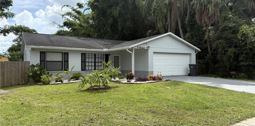 Villa ou maison à Saint Petersburg, Floride 3 chambres, 112.69 m2 № 2376741