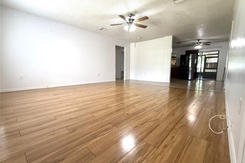 Villa ou maison à louer à Saint Petersburg, Floride: 3 chambres, 112.69 m2 № 2376741 - photo 3