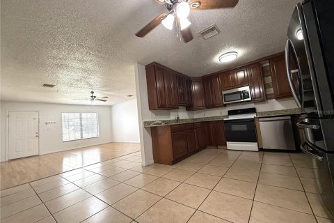 Villa ou maison à louer à Saint Petersburg, Floride: 3 chambres, 112.69 m2 № 2376741 - photo 5