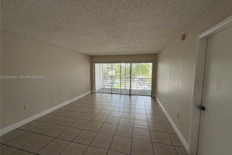 Condominio en alquiler en Sunrise, Florida, 1 dormitorio, 77.11 m2 № 2086149 - foto 6