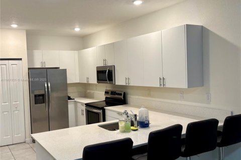 Adosado en alquiler en Homestead, Florida, 4 dormitorios, 169.08 m2 № 2059981 - foto 11