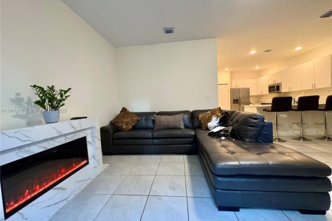 Adosado en alquiler en Homestead, Florida, 4 dormitorios, 169.08 m2 № 2059981 - foto 15