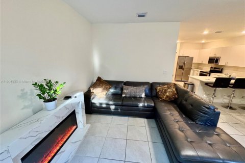 Adosado en alquiler en Homestead, Florida, 4 dormitorios, 169.08 m2 № 2059981 - foto 5