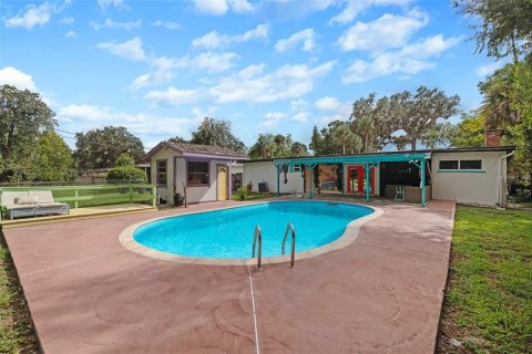 House in Daytona Beach, Florida 3 bedrooms, 199.55 sq.m. № 1914280 - photo 2