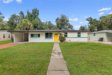 House in Daytona Beach, Florida 3 bedrooms, 199.55 sq.m. № 1914280 - photo 1